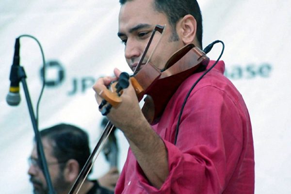 Alí Bello, June 16, 2003, Seuffert Bandshell, Woodhaven Queens, New York (photo credit Jerry Lacay)